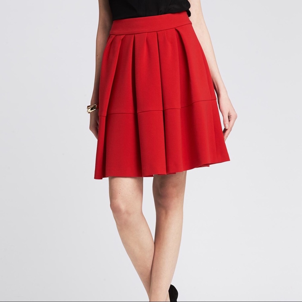 Banana Republic Red Full Pleated Skirt 0P